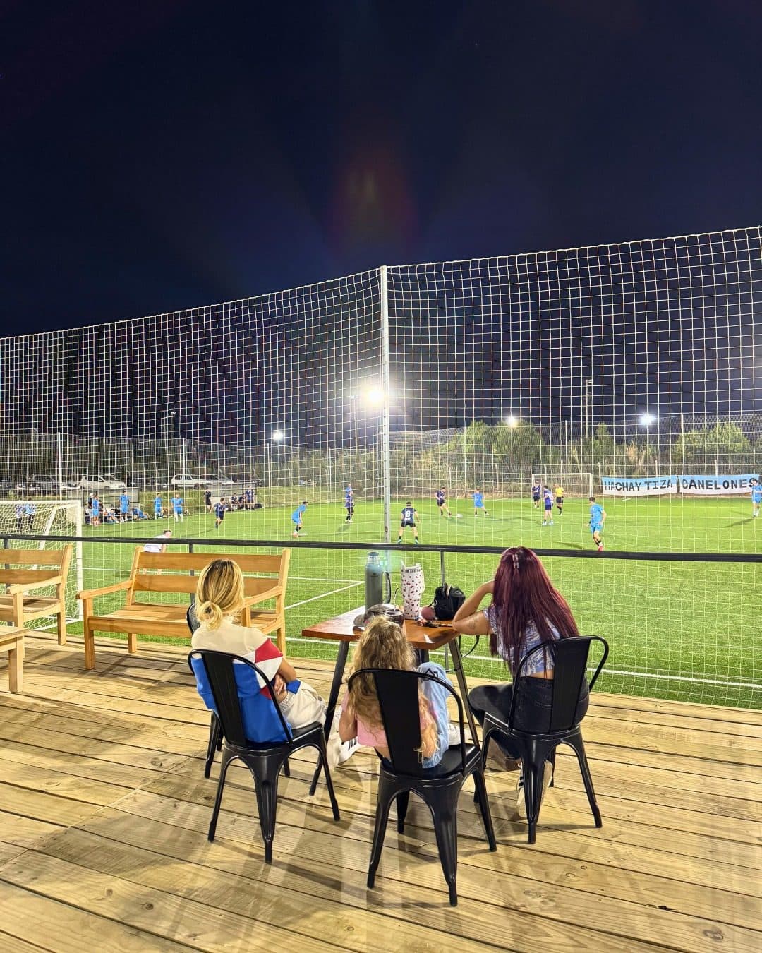 Festejo de gol en La Noche del F7